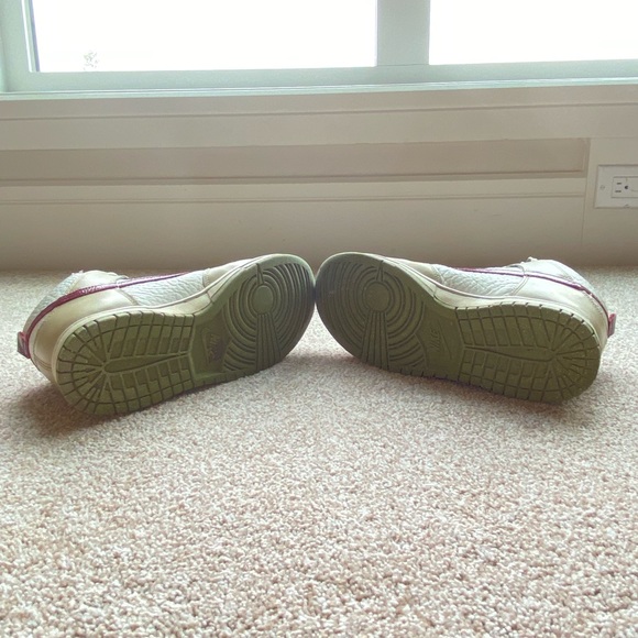 Nike High Beige Dunks - Picture 3 of 3